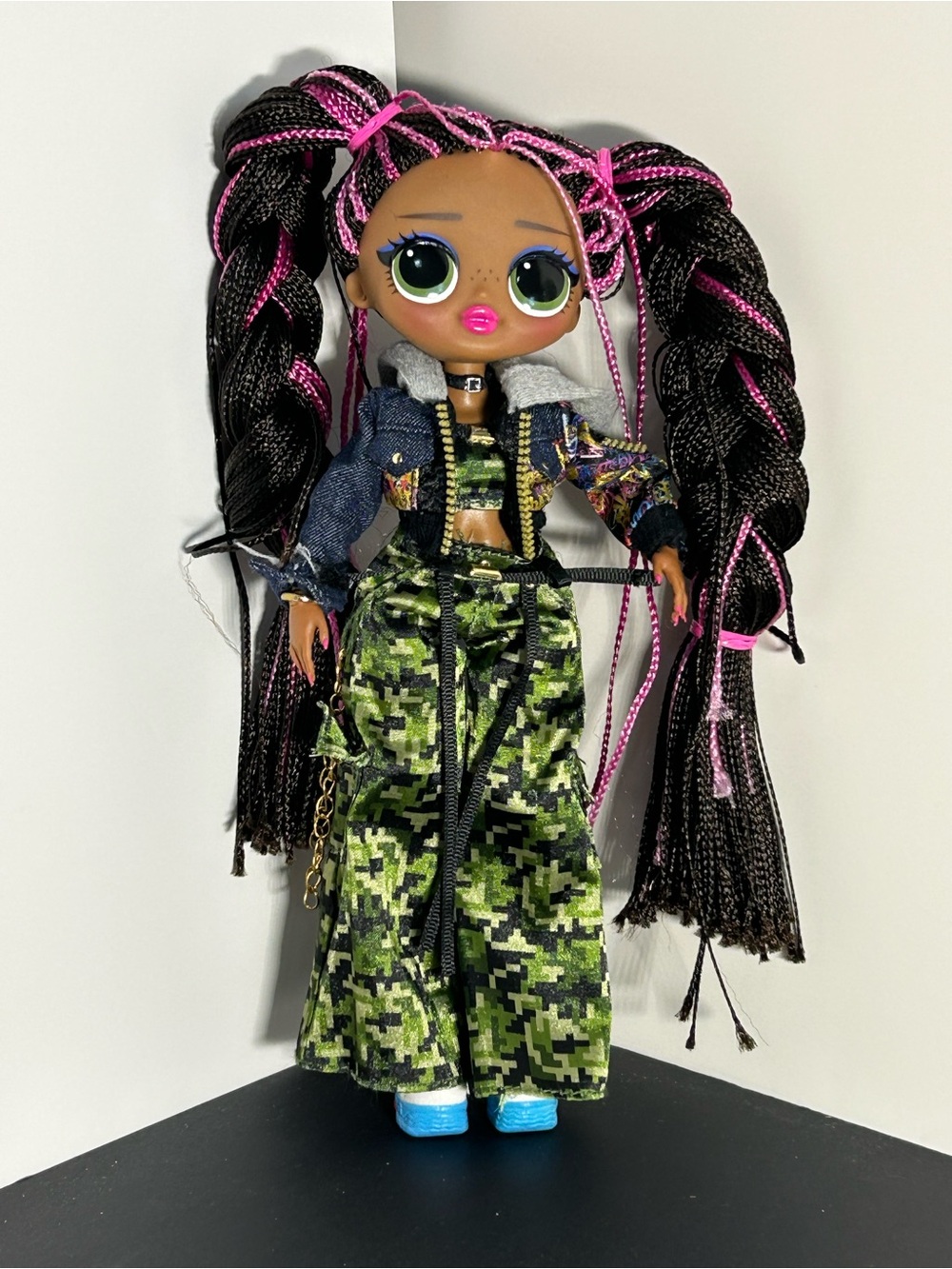 L.O.L. Surprise! OMG Honeylicious Fashion Doll
